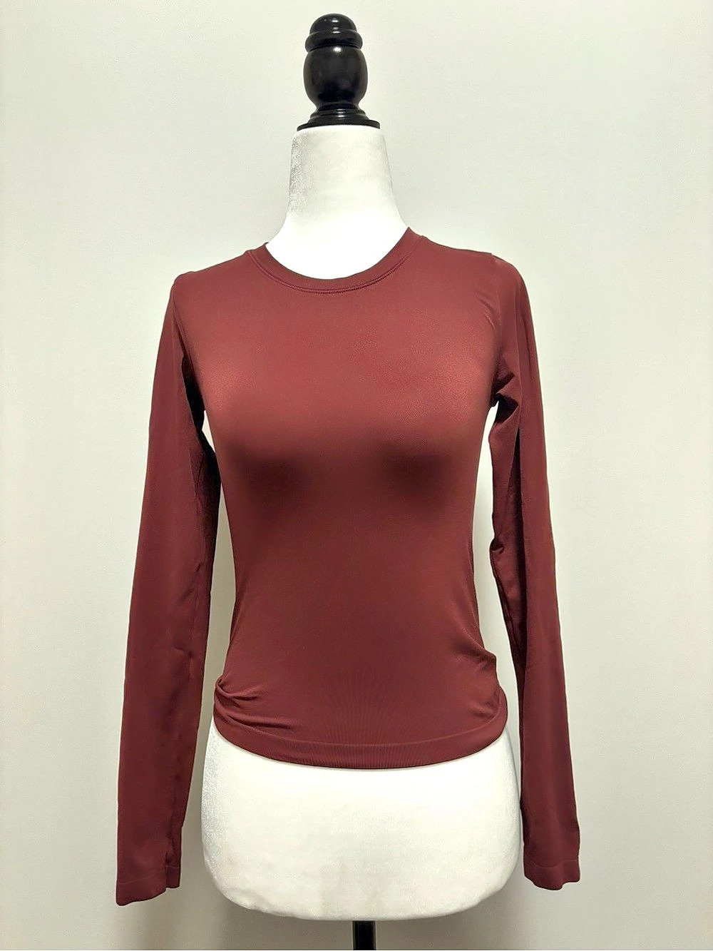 Aritzia Burgundy Seamless Top Like New Size S